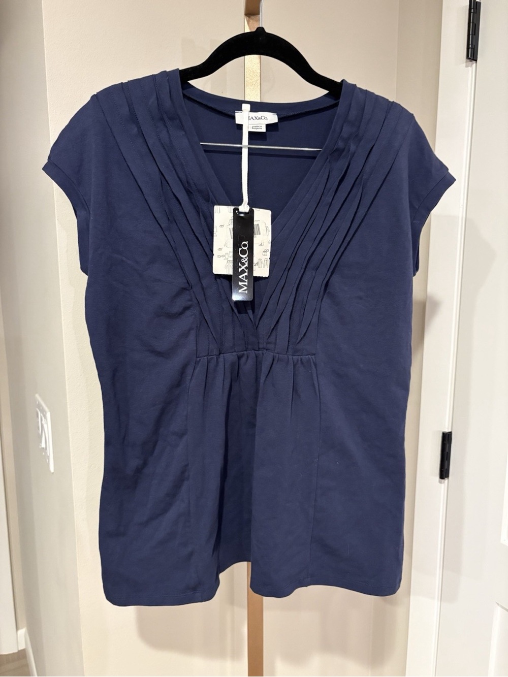 Max And Co Size S 92% Cotton Navy Blue Top